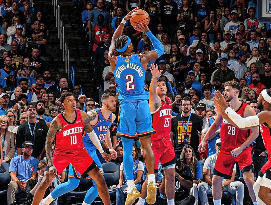 NBA: Thunder y Warriors se impusieron en el inicio