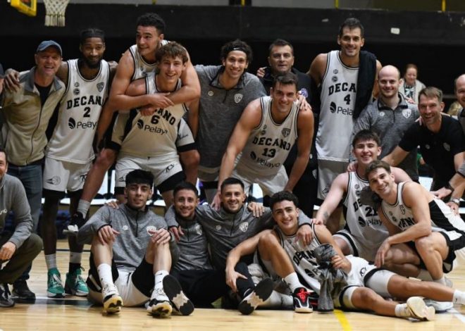 Pico FC avanzó a octavos a puro triple