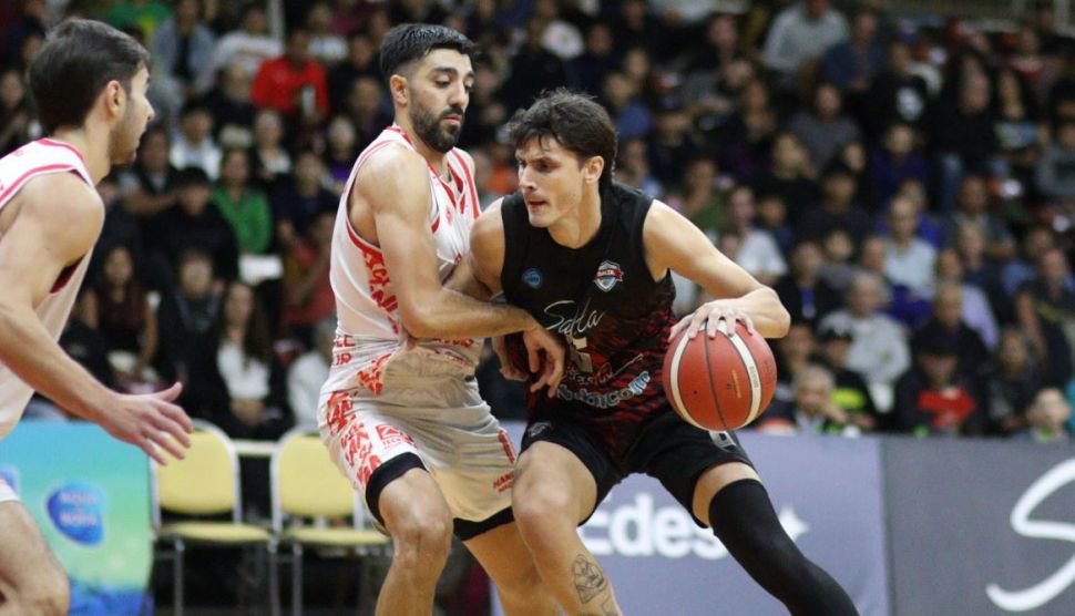 Salta ganó como local y estiró la llave a un cuarto juego