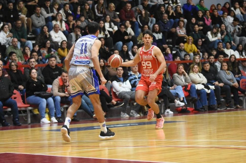 La Unión impuso su localía y festejó el 2-0